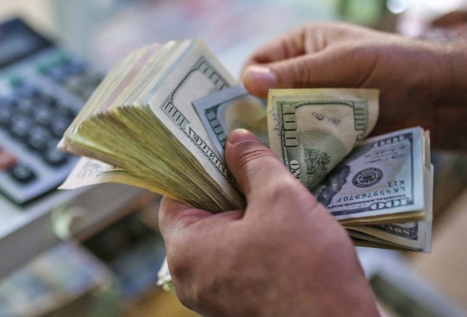 Dolares
