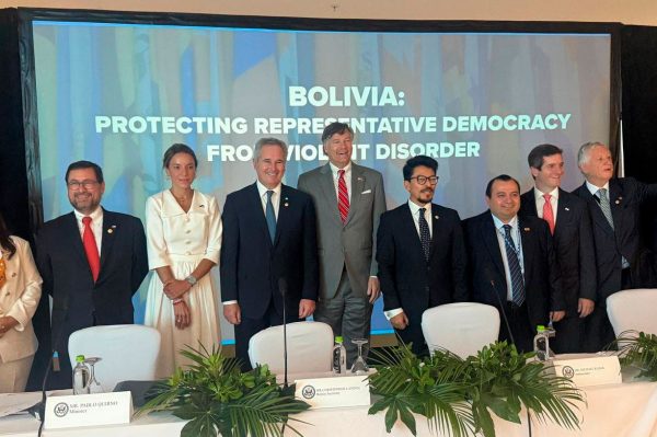 13 paises expresan respaldo al gobierno boliviano