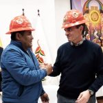 Paz acuerda con fabriles