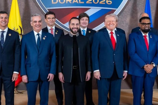 Reunion del escudo de las americas
